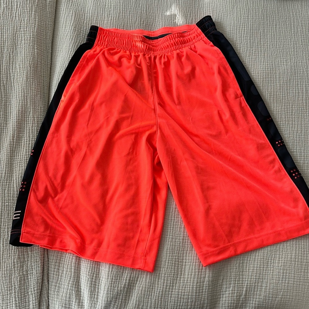 NWT- Nike elite basketball shorts
